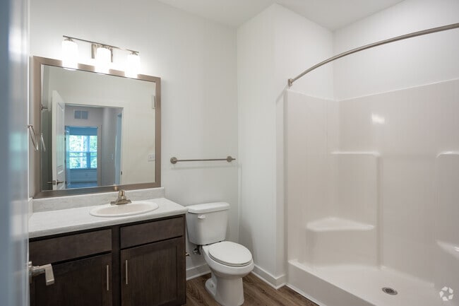 2BR, 1BA - 858SF - Bathroom