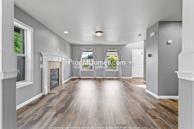 Photo - Updated 3 Bedroom Home in Molalla - Countr...