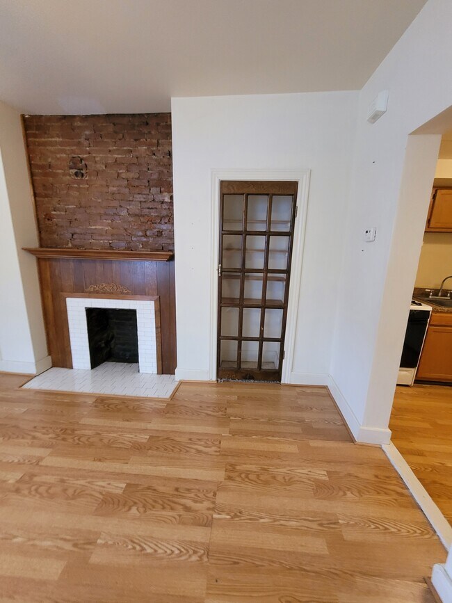 Photo - 816 Montague Rd