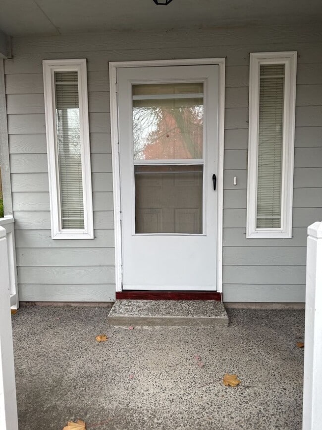 Photo - Charming 2 Bedroom Townhome