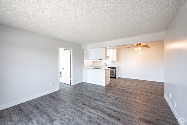 2BR, 2BA - 850SF - Living Room - Cactus Grove Apartments