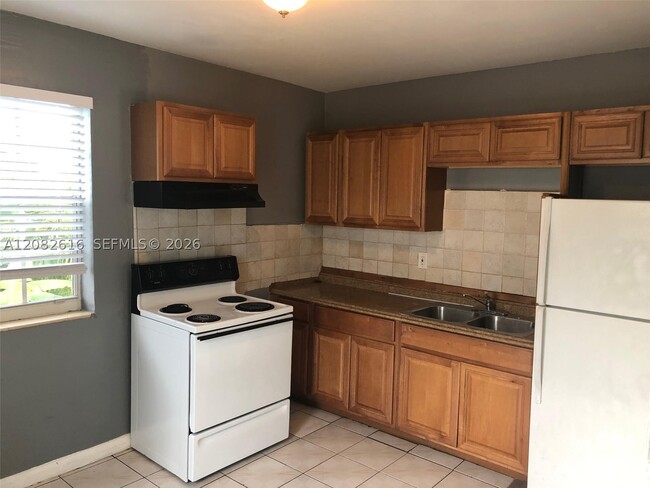 Photo - 725 SW 8th St Unit A