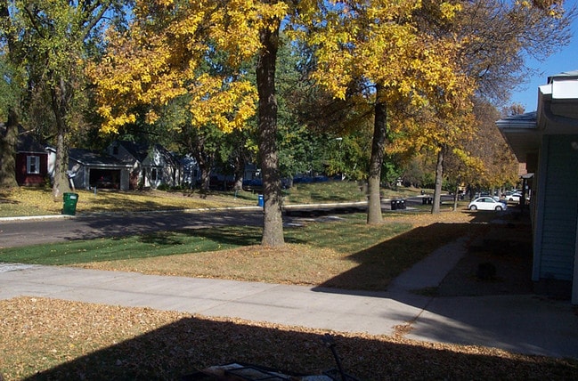 Community - Twin Homes