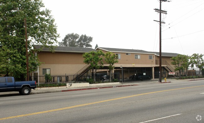 Photo - WOD - Woodman Apartments