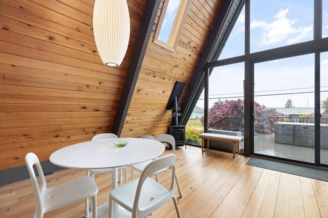 Photo - 3711 S Shorewood Ave Unidad ID1035994P