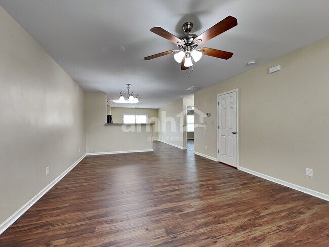 Photo - 406 Flint Dr