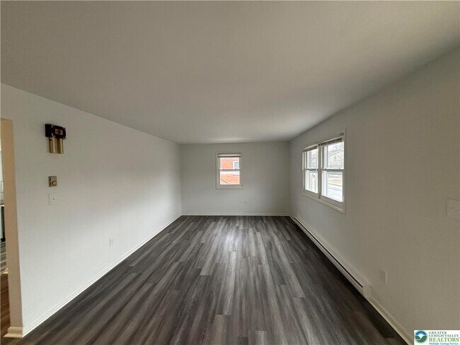 Photo - 616 Banks St