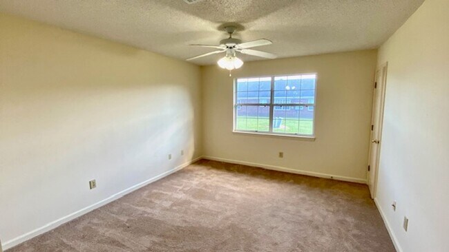 Photo - Sandcreek Drive #17 &amp; 19 Unidad 19 Sandcreek Drive