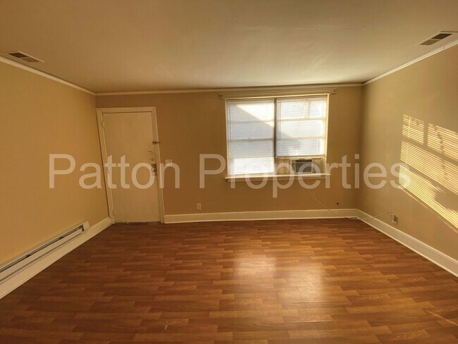 Photo - 1013-1015 Munsen Springs Dr - Inside CoC -... Unidad 1015