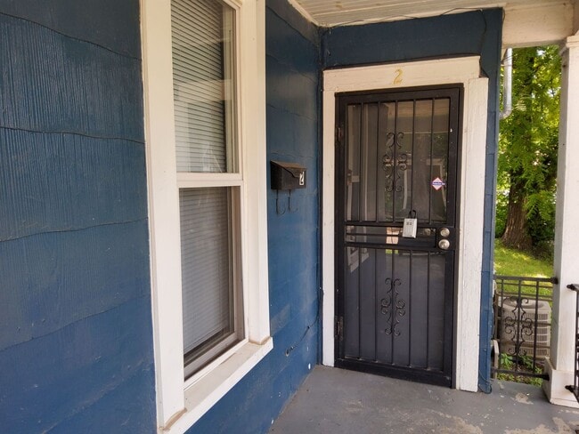 Photo - 925 S Cox St