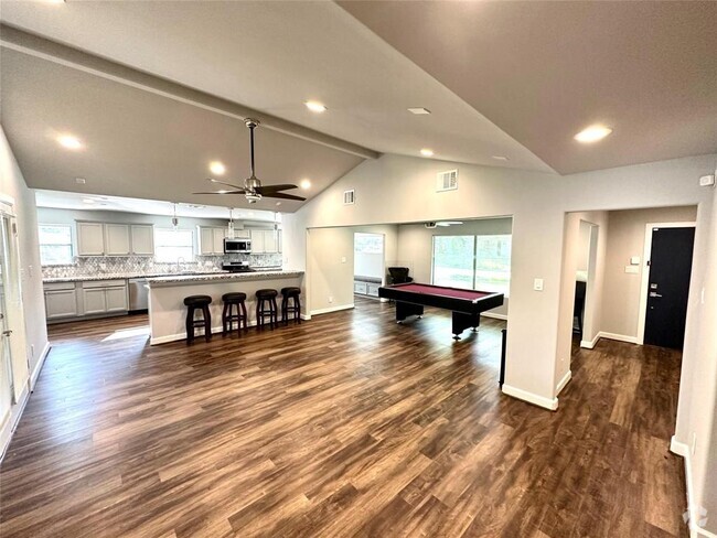 Building Photo - 5627 Cerritos Dr Rental