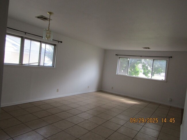 Photo - Very nice spacious home! No Carpet! Pet Fr...