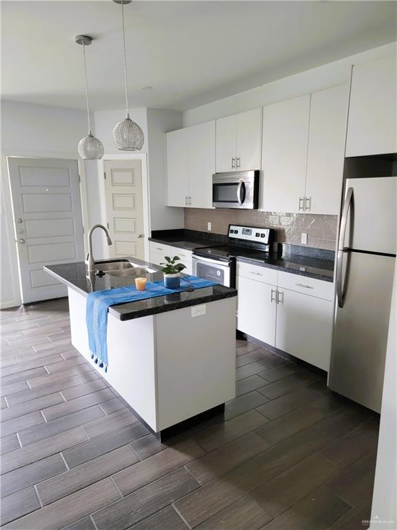 Photo - 16 New Orleans Cir