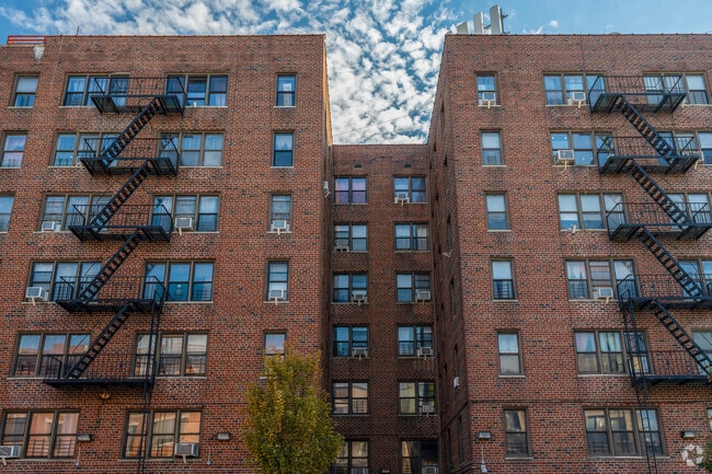 Photo - 2102 Beverley Rd