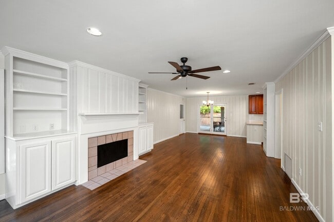 Photo - 25 Laurel Ave