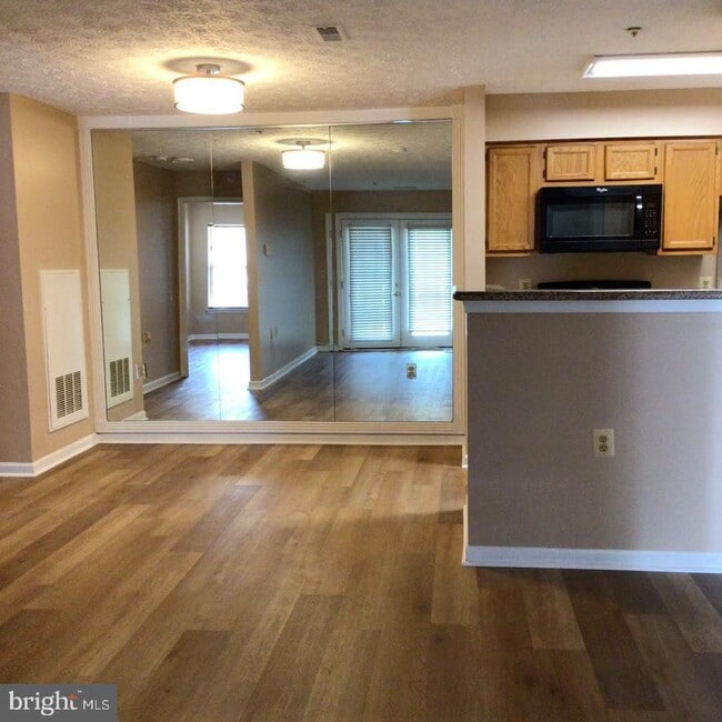 Photo - 8941 Town Center Cir Unit 2-103