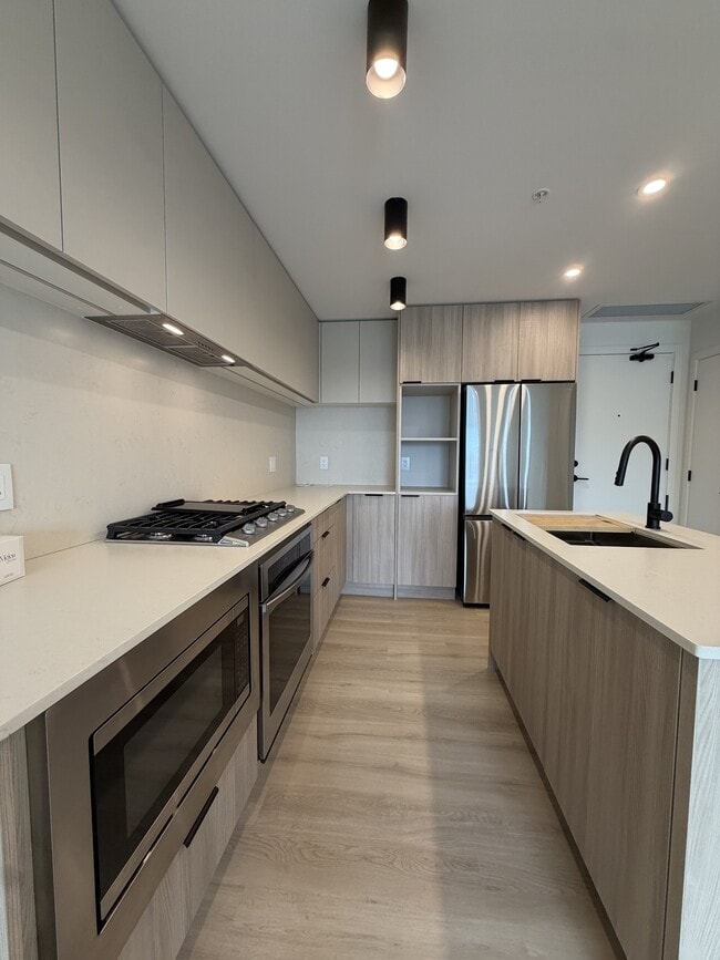 Photo - 623-623 Kemsley Ave