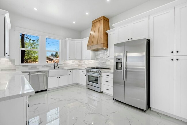 Photo - 406 Sierra Ave