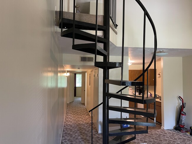 Photo - 126 N Meyers Dr