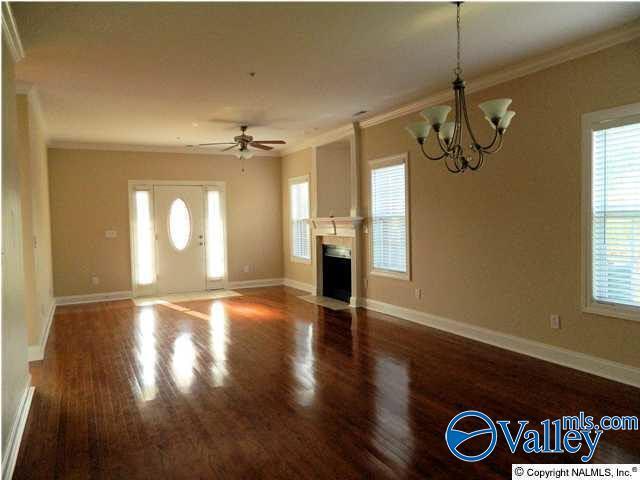 Photo - 315 Cork Alley