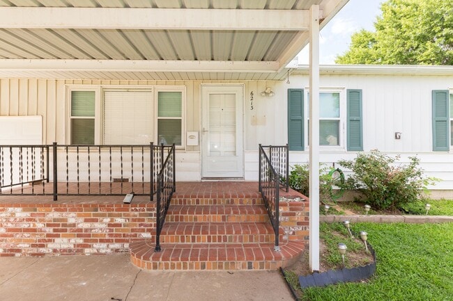 Photo - 2 Bed / 1 Bath in Tulsa! Ready Mid June!