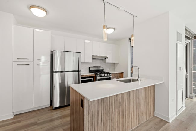 Photo - 343 N Orleans St