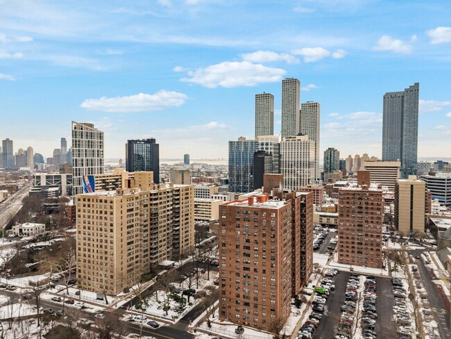 Photo - 201 Saint Pauls Ave Unit 1J