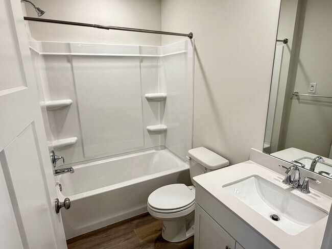 Photo - 531 Cooper St