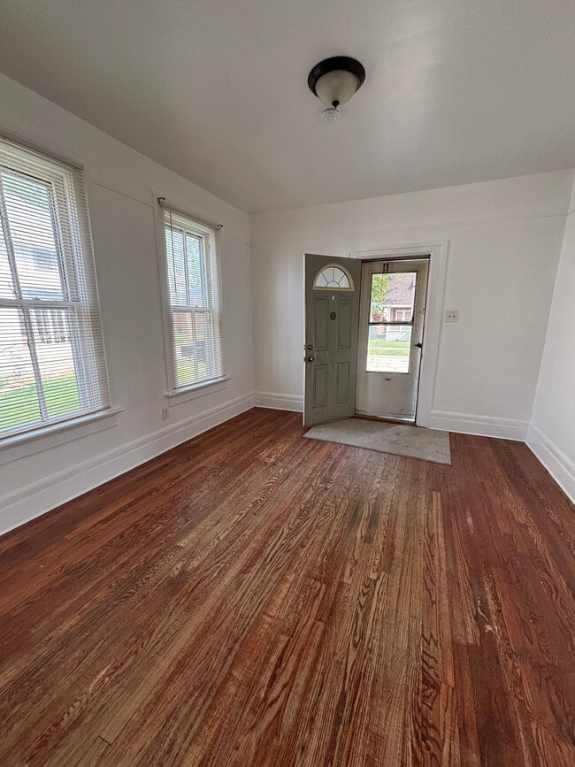 Building Photo - 27 3rd St Unit 27 Third Street