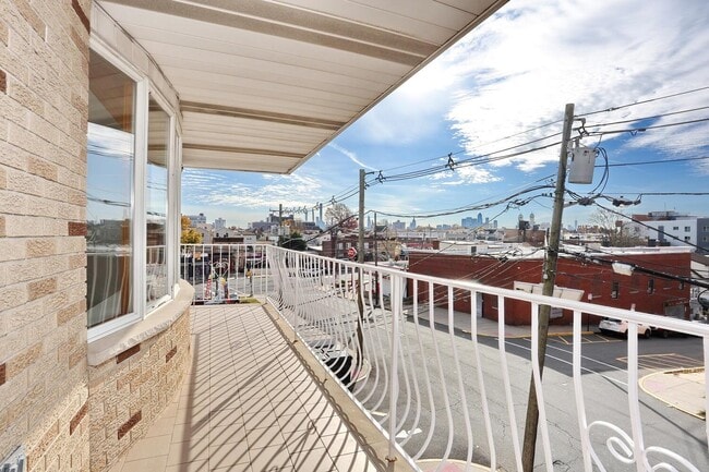 Photo - 1150 70th St