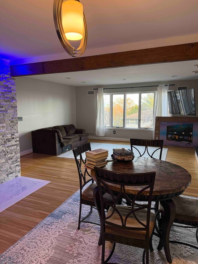 Photo - 251 Silleck St Unidad 2