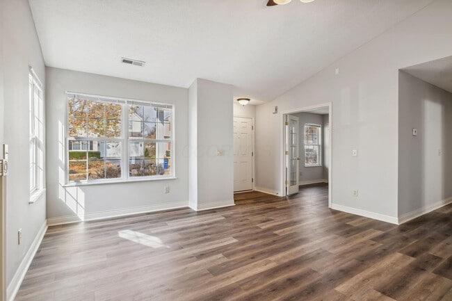 Photo - 6246 Albany Crest Ave