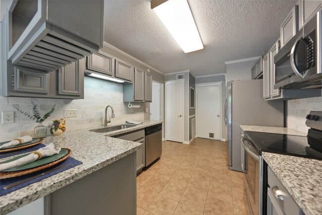 Photo - 3311 Golden Trails Dr Unidad 505
