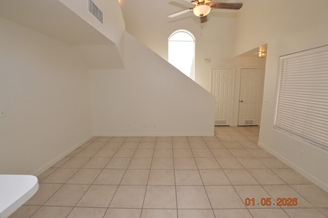 Photo - 550 Roxella Ln