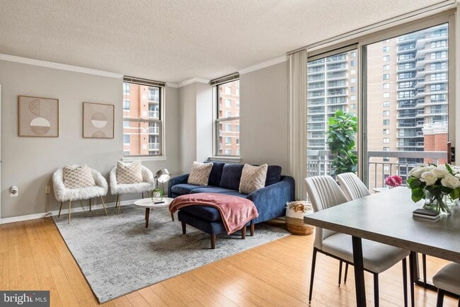 Building Photo - 3835 9th St N Unit 809W