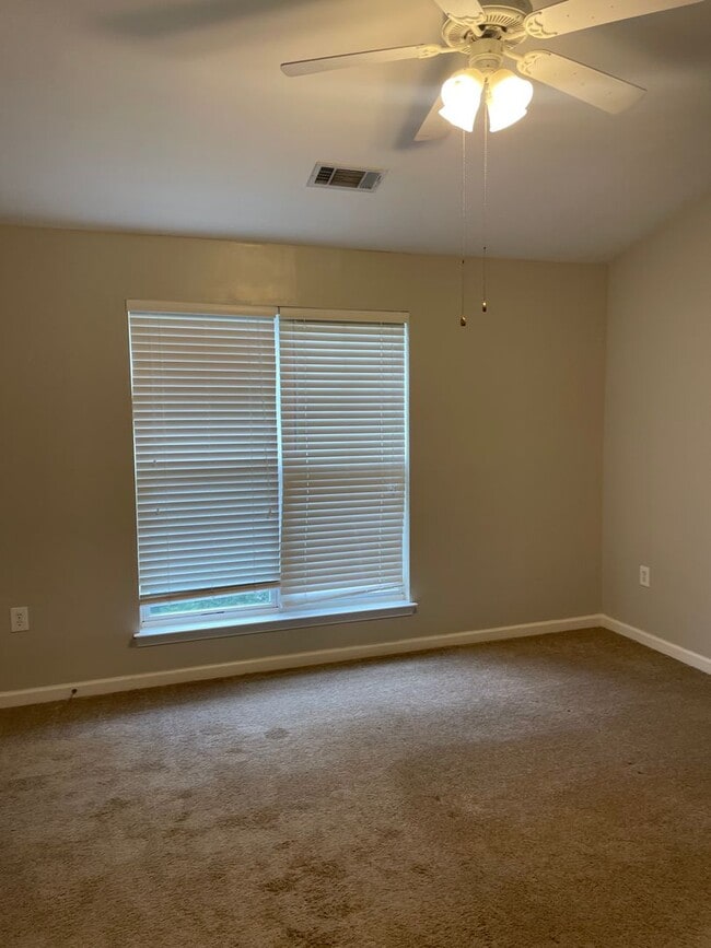 833 Old Greenville Hwy