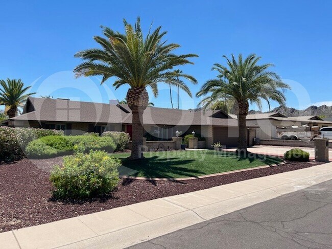 Photo - 2439 E Mercer Ln House