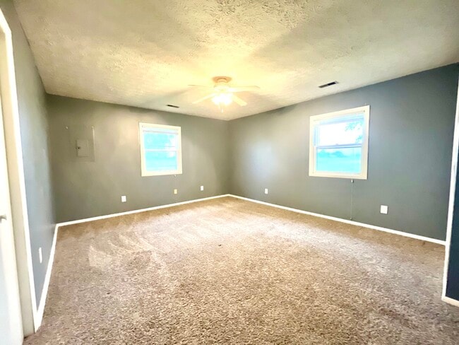 Photo - 1843 County Rd 650 W