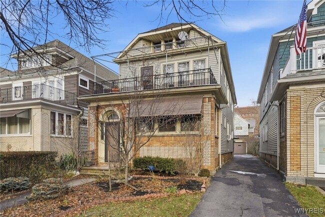 Photo - 691 Columbus Pkwy