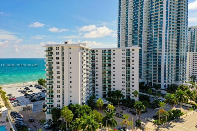 Building Photo - 3001 S Ocean Dr Unit 335