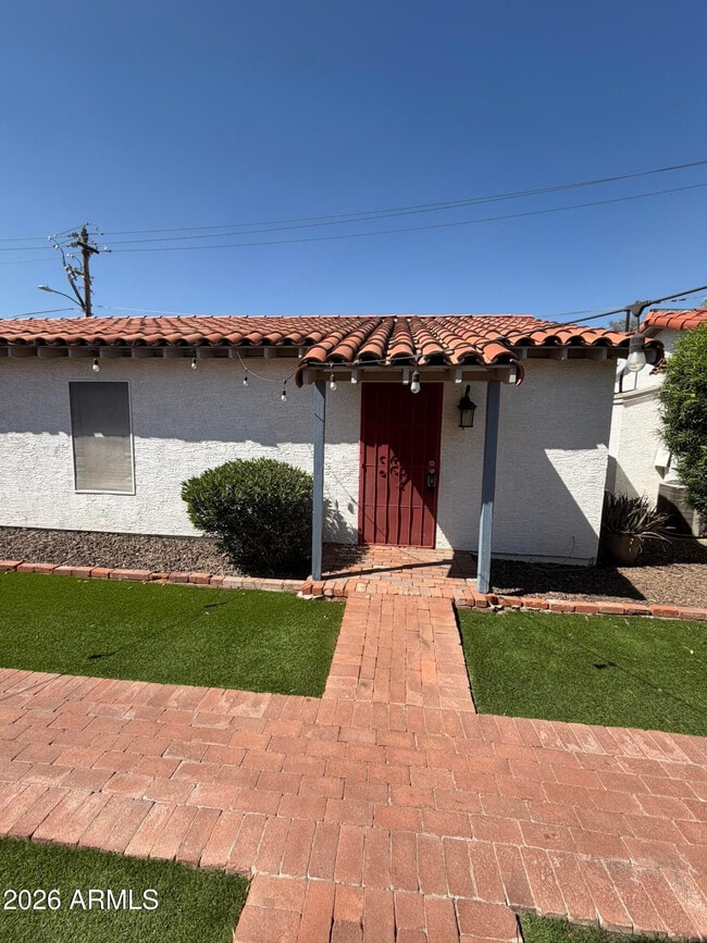 Building Photo - 712 W Taylor St Unit Apt 4