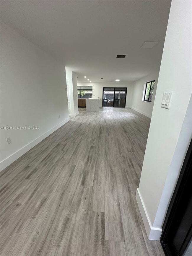 Building Photo - 15471 Turnbull Dr Rental