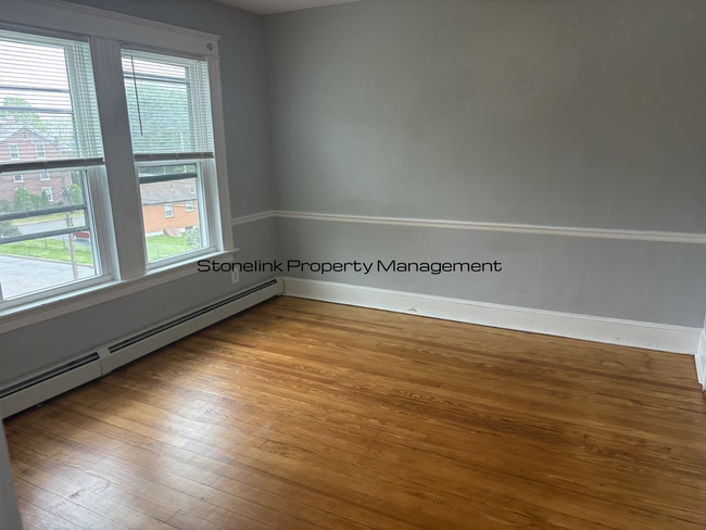 Photo - 161 Farm St Unit 3