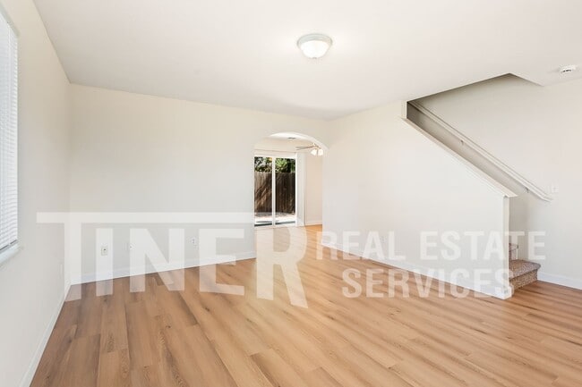 Photo - 5710 Cypress Ave