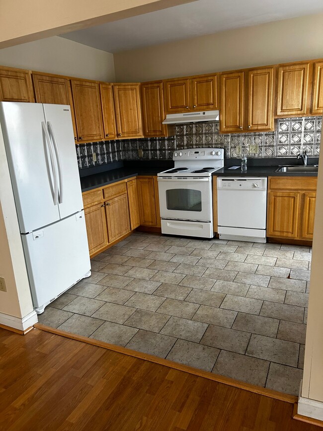 Photo - 29B Edgewood St Unit 2nd Floor