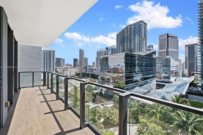 Building Photo - 88 SW 7th St Unit 1403 Rental