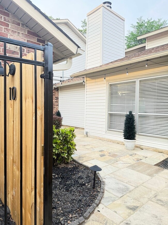 Photo - 10 Hampshire Cir