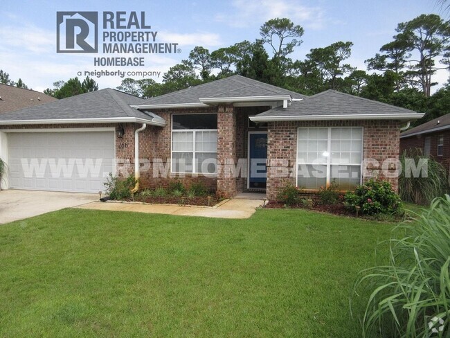 Building Photo - Elegant Gated Community Home with Water Ac...