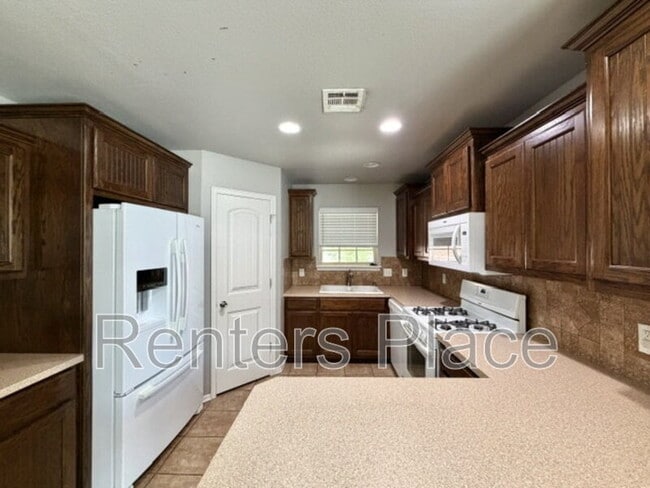 Photo - 416 E Birch St