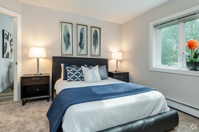 1 BR, 1 BA